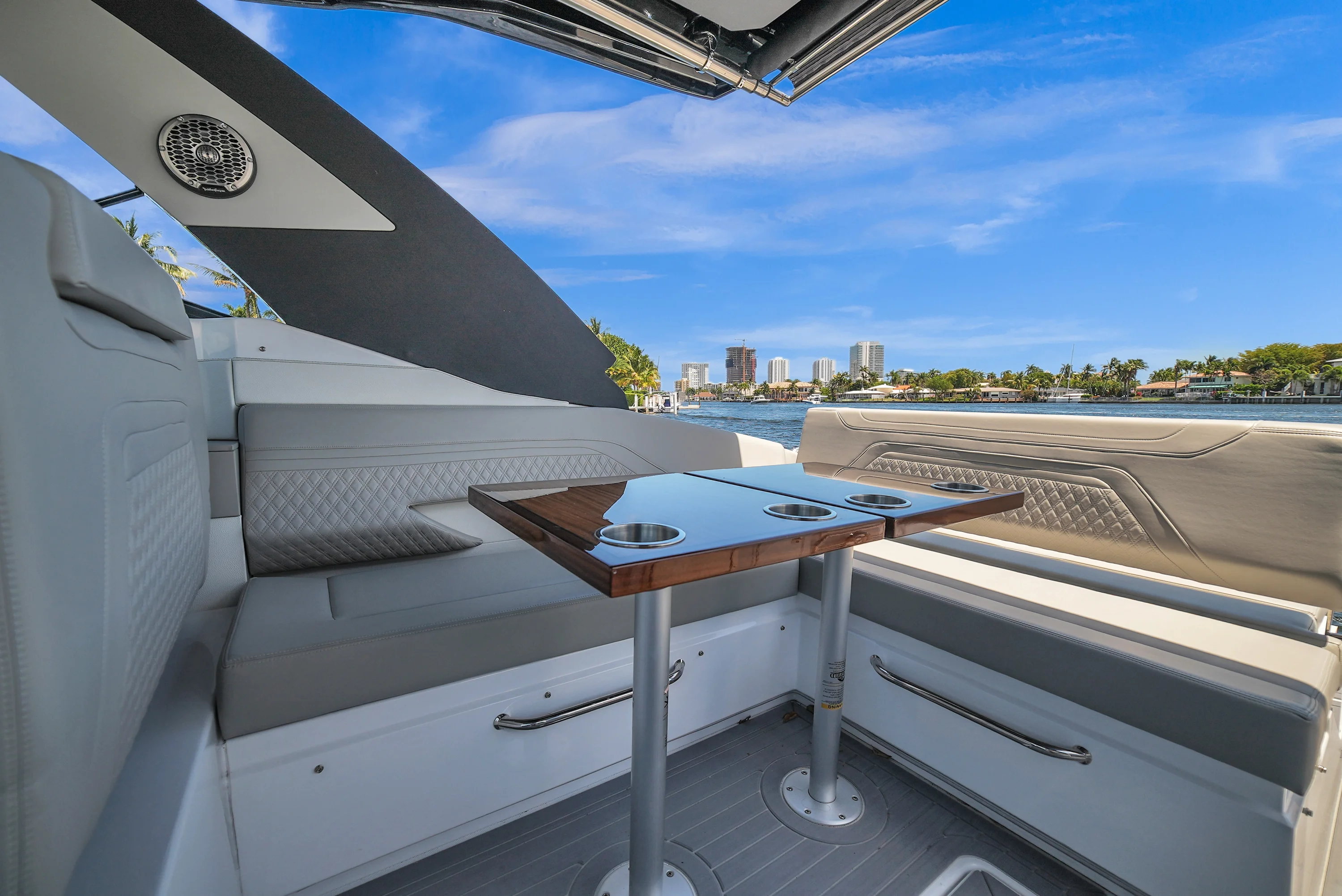 2025 Cruisers Yachts 34 GLS Outboard Image Thumbnail #19