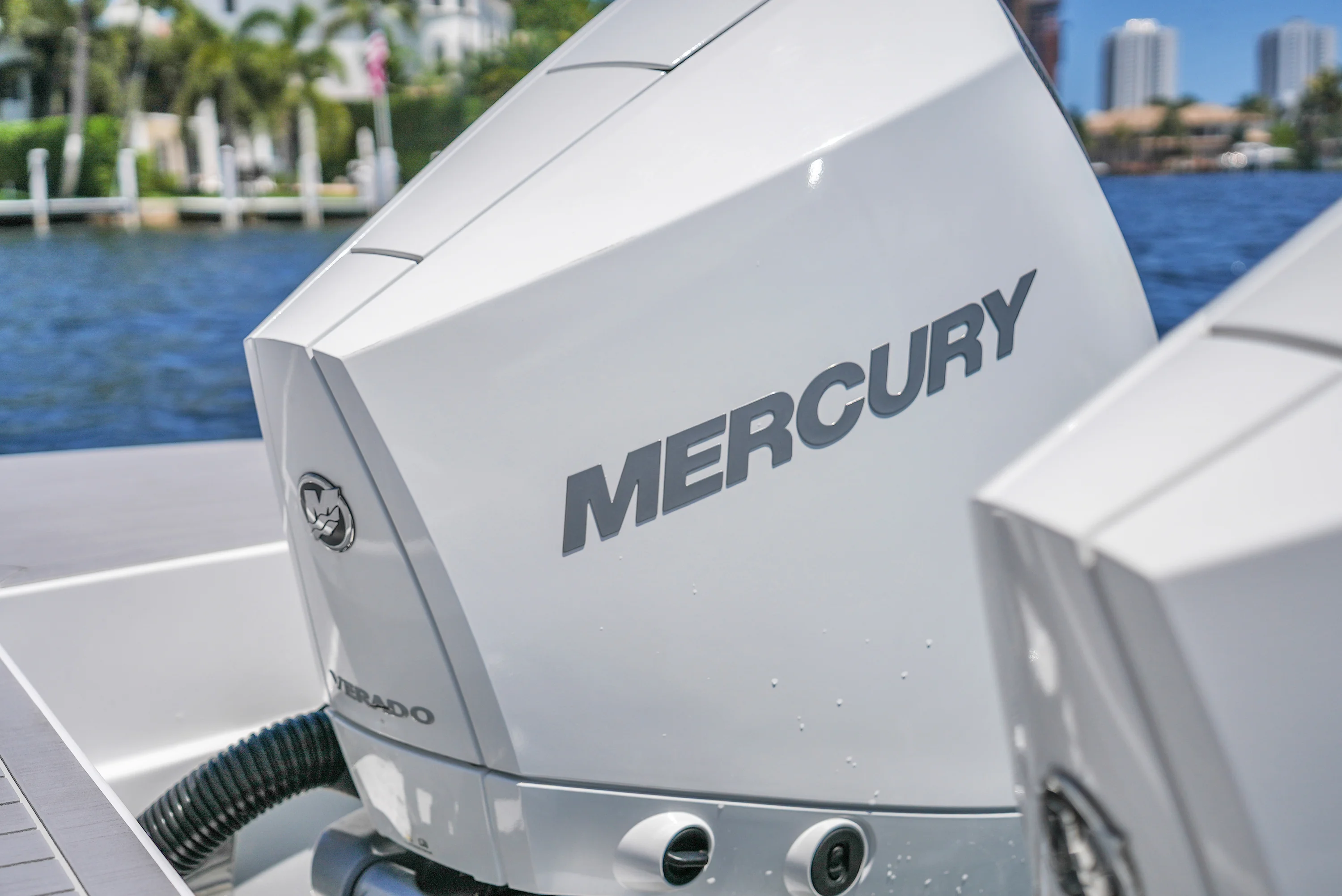 2025 Cruisers Yachts 34 GLS Outboard Image Thumbnail #11