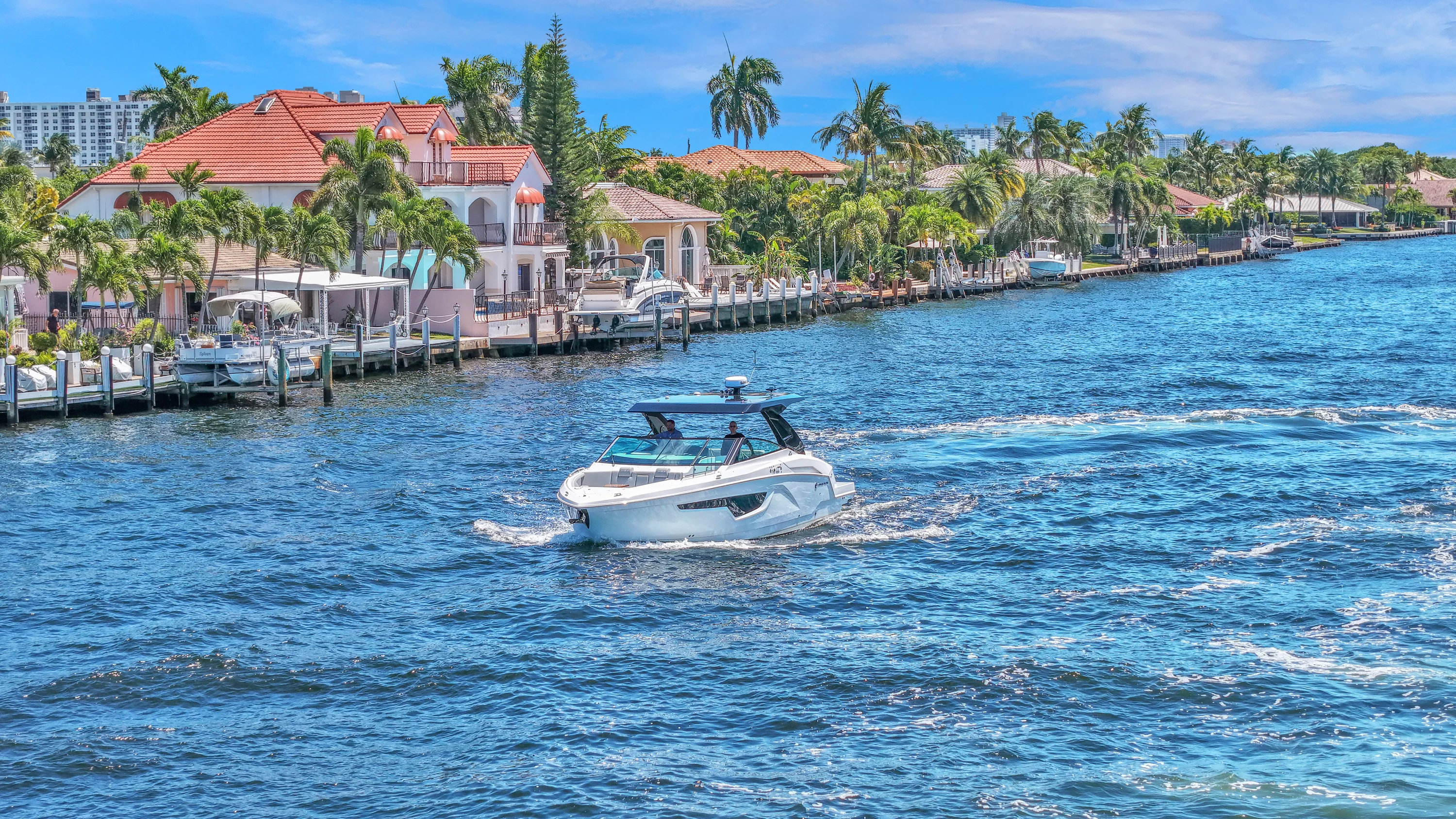 2025 Cruisers Yachts 34 GLS Outboard Image Thumbnail #4