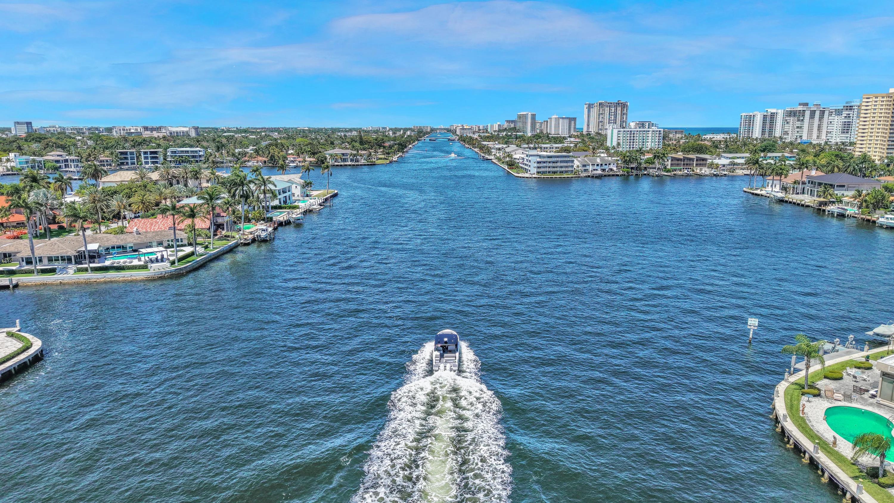 2025 Cruisers Yachts 34 GLS Outboard Image Thumbnail #6