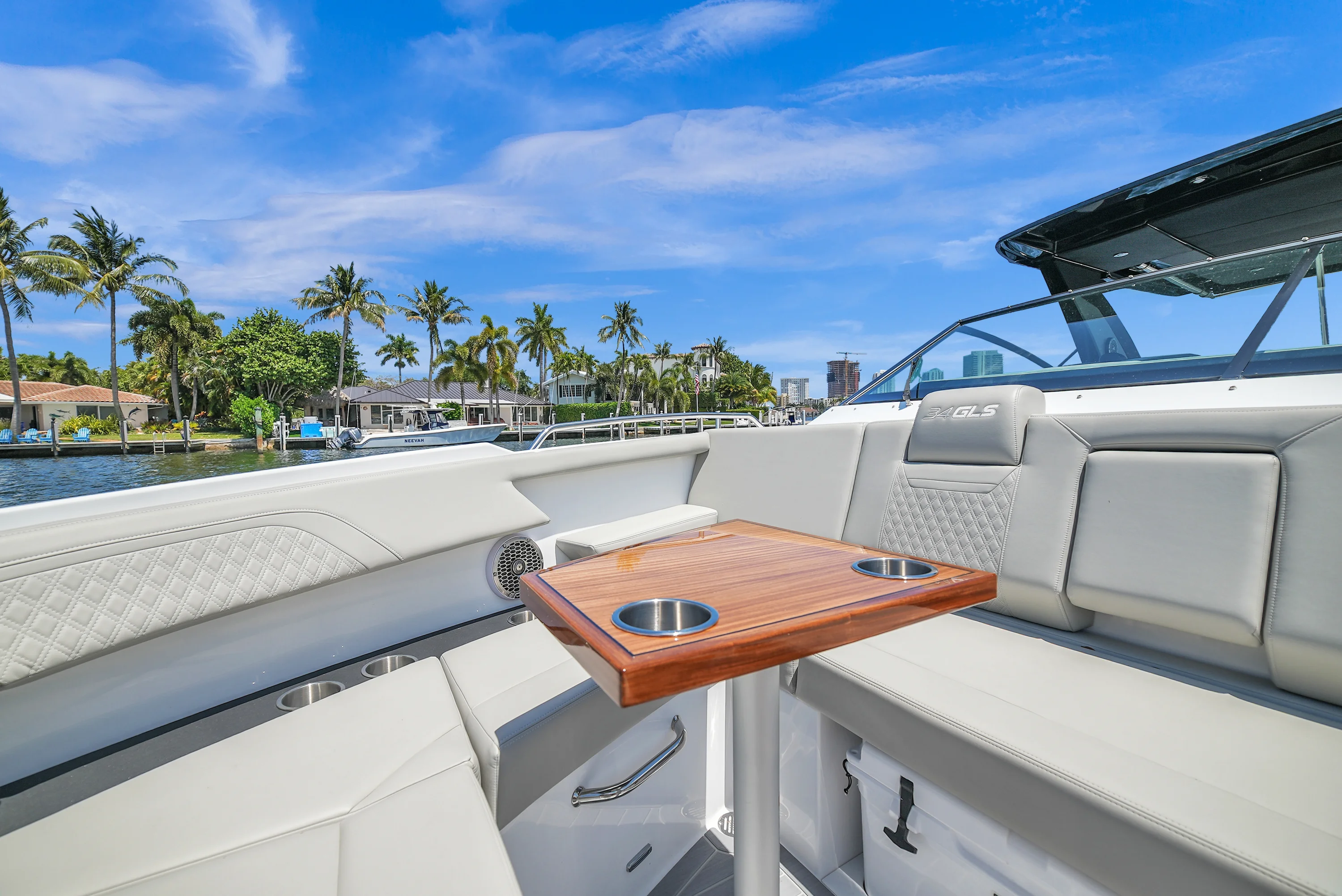 2025 Cruisers Yachts 34 GLS Outboard Image Thumbnail #41