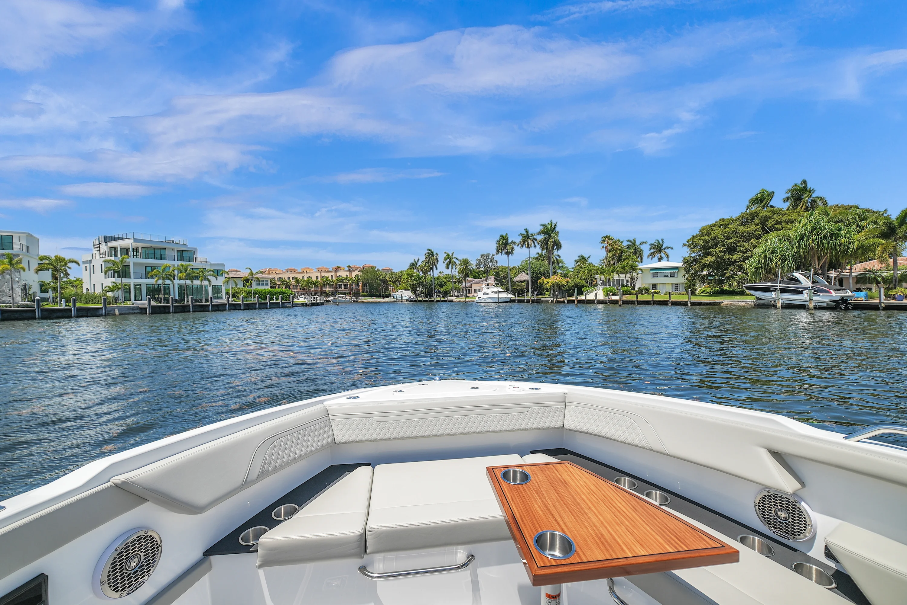 2025 Cruisers Yachts 34 GLS Outboard Image Thumbnail #45