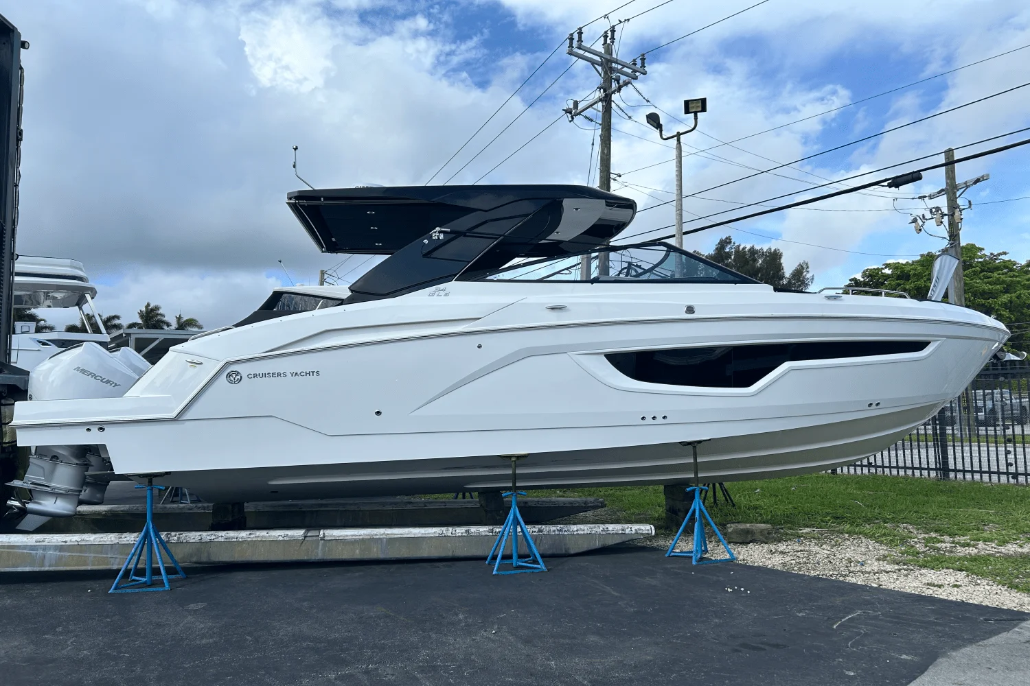 2025 Cruisers Yachts 34 GLS Outboard Image Thumbnail #0