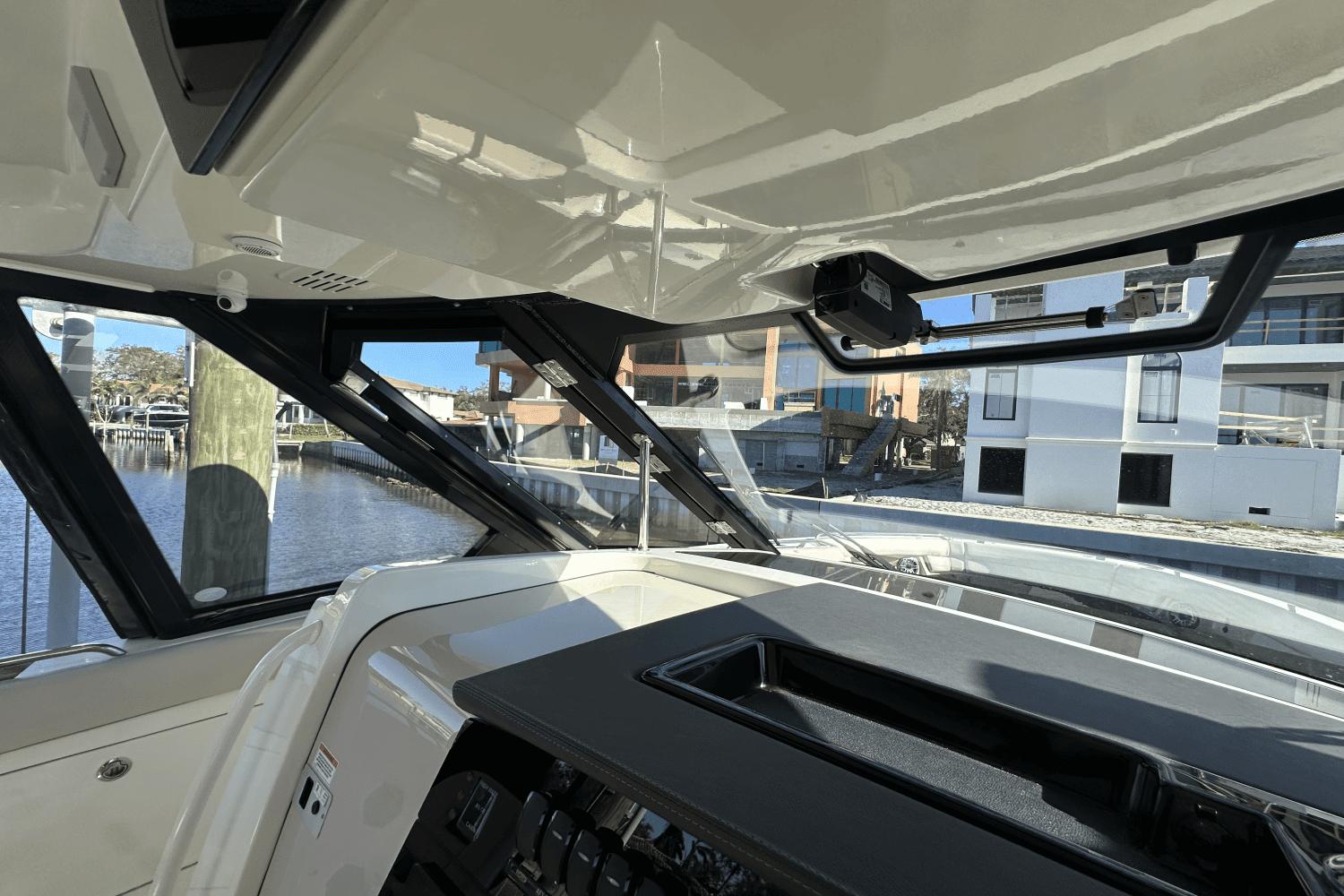 2023 Boston Whaler 380 Realm Image Thumbnail #20