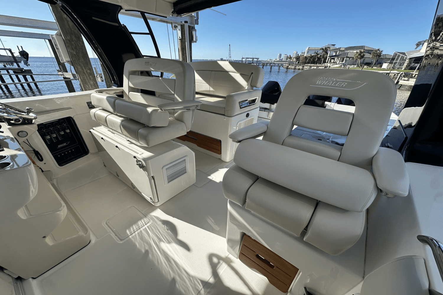 2023 Boston Whaler 380 Realm Image Thumbnail #12