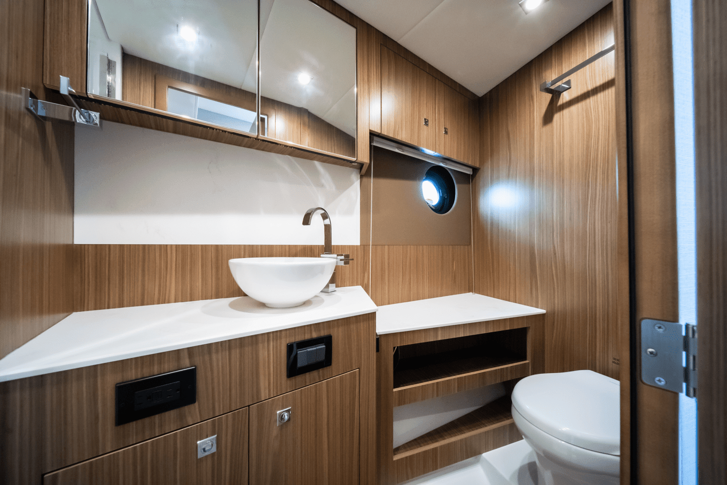 2025 Cruisers Yachts 46 Cantius Image Thumbnail #48