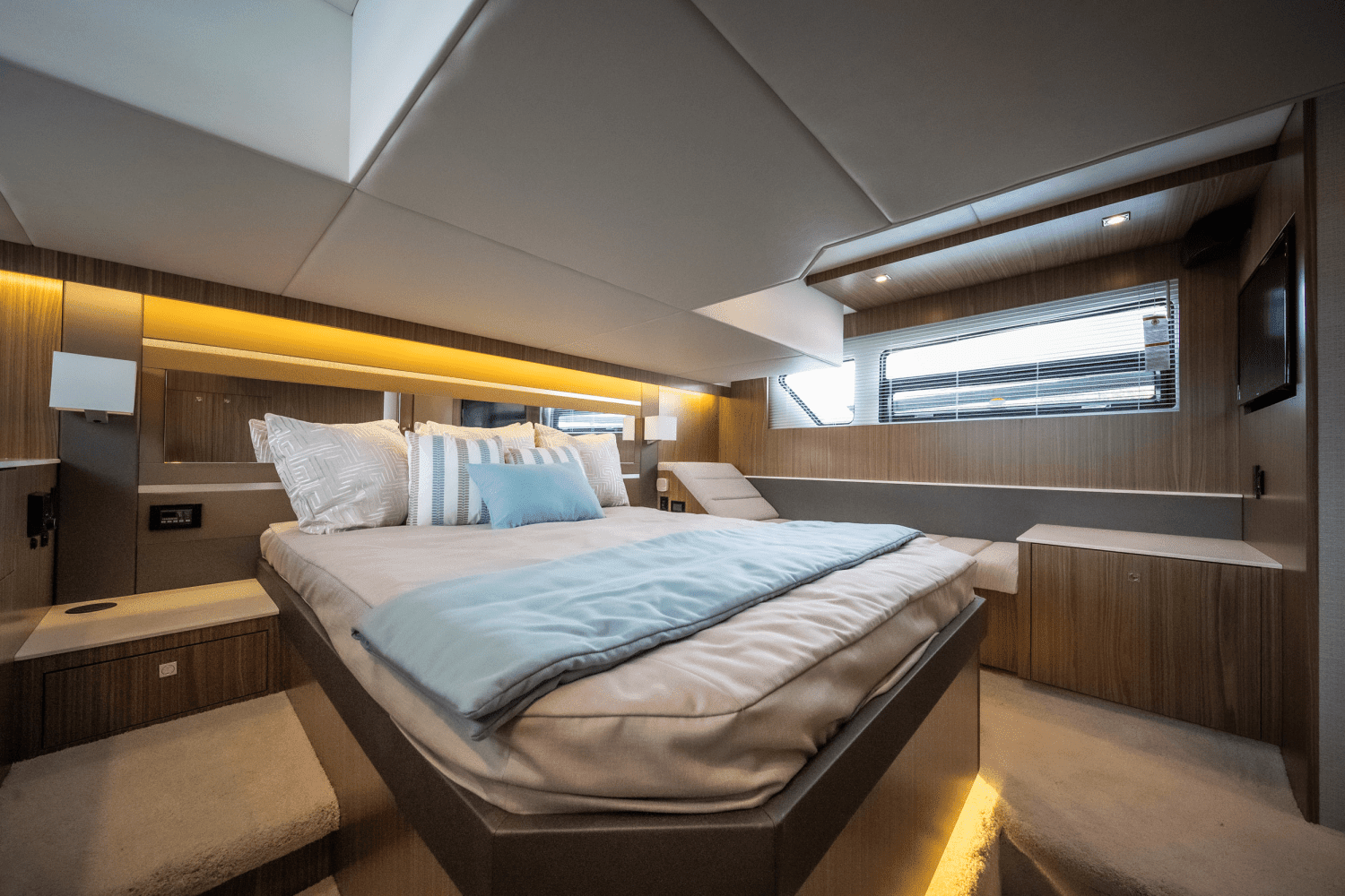 2025 Cruisers Yachts 46 Cantius Image Thumbnail #46