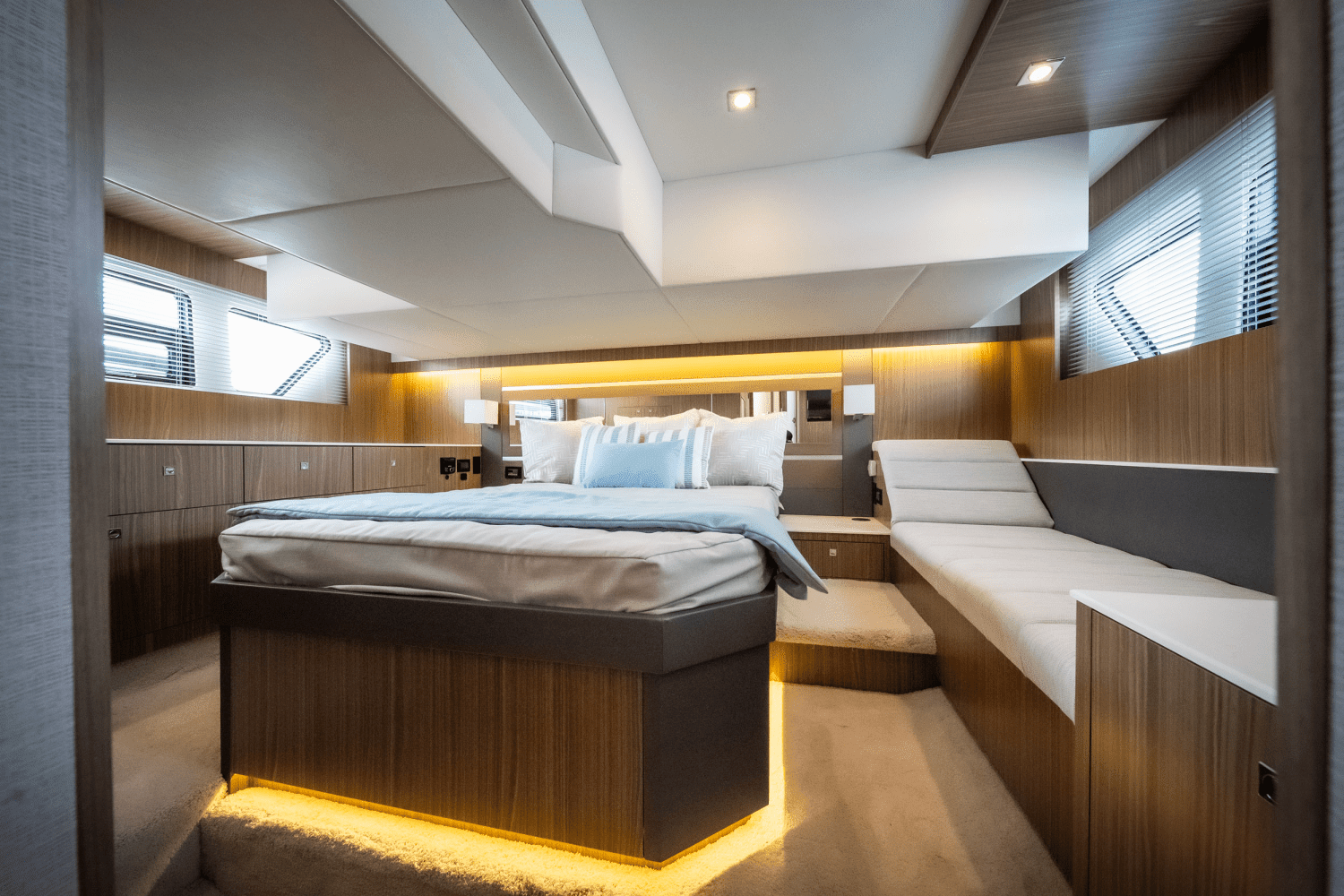 2025 Cruisers Yachts 46 Cantius Image Thumbnail #44