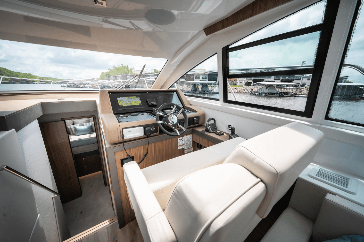 2025 Cruisers Yachts 46 Cantius Image Thumbnail #39