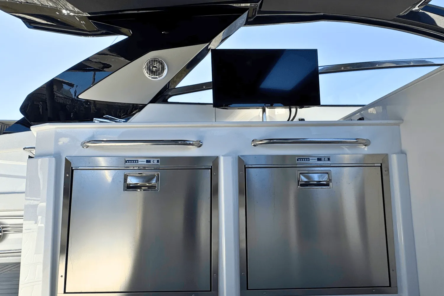 2025 Cruisers Yachts 42 GLS Outboard Image Thumbnail #9