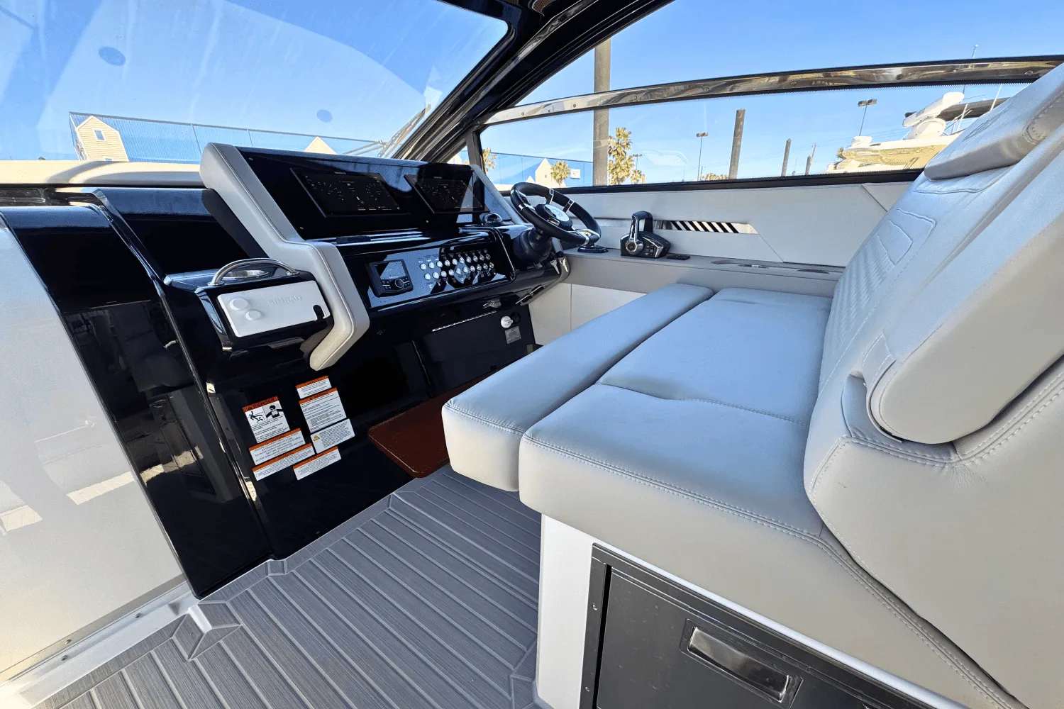 2025 Cruisers Yachts 42 GLS Outboard Image Thumbnail #13