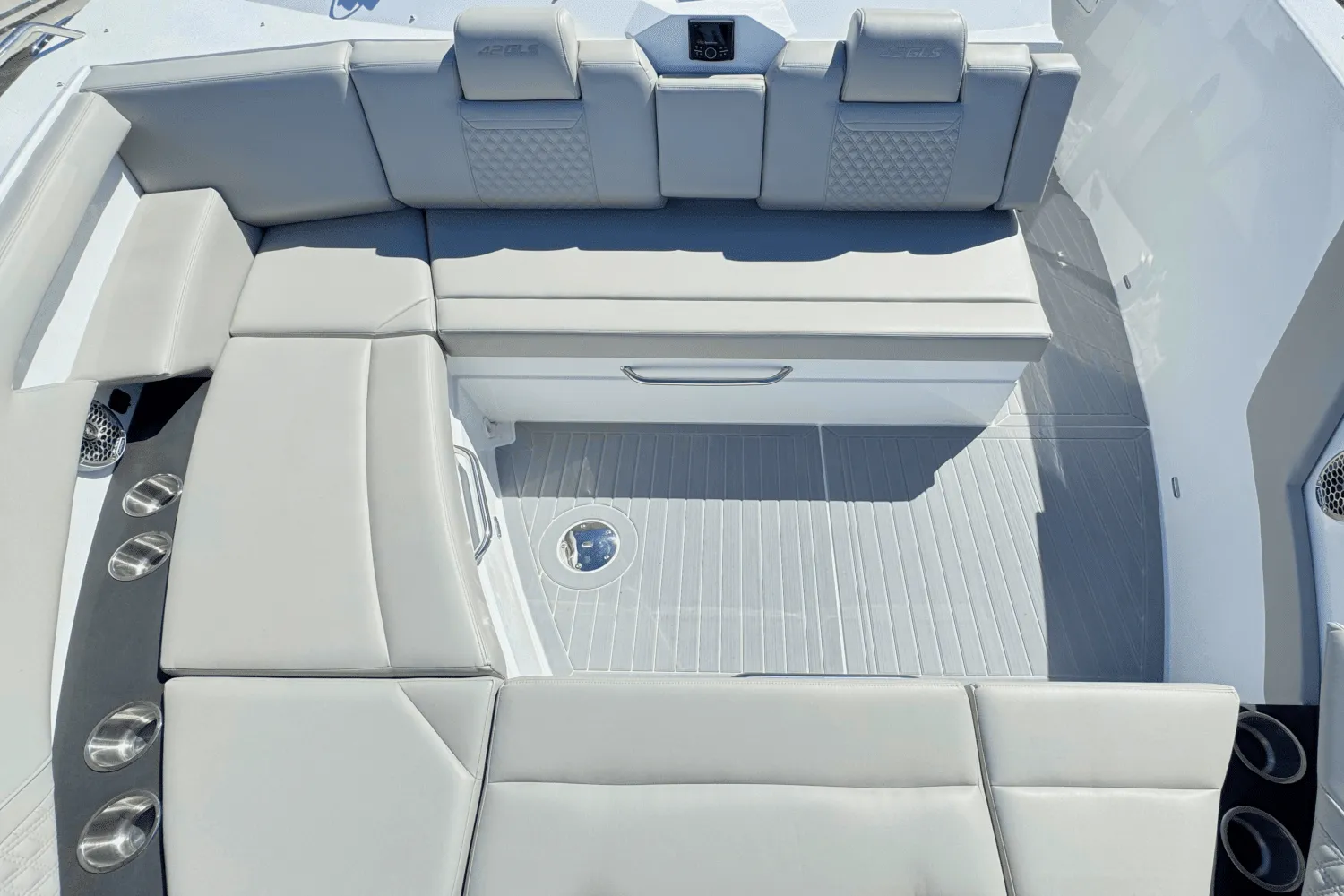 2025 Cruisers Yachts 42 GLS Outboard Image Thumbnail #3