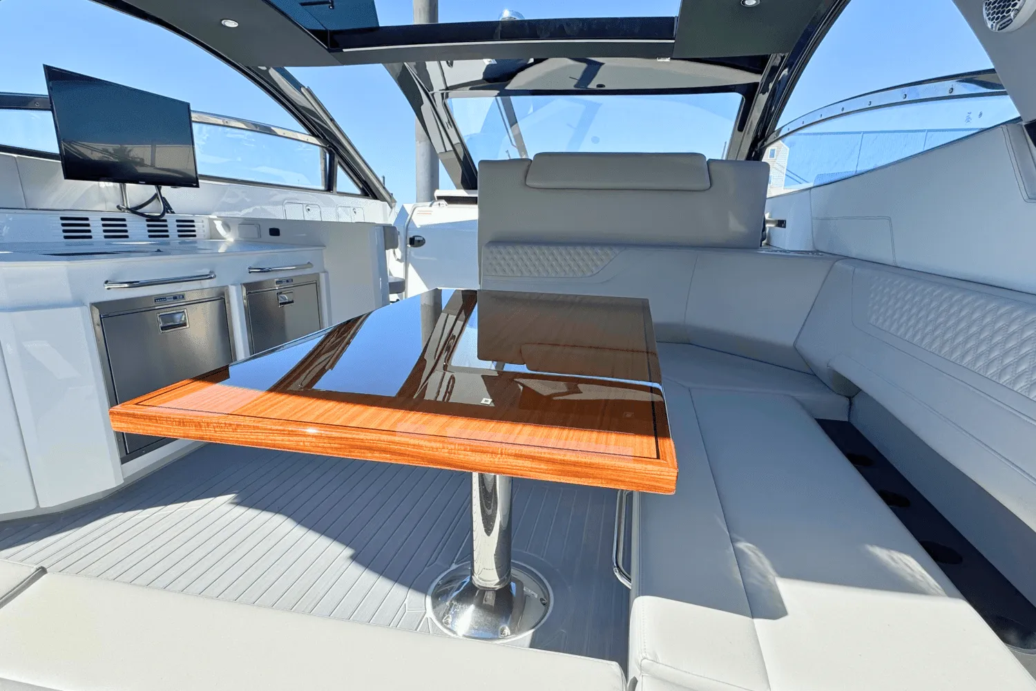 2025 Cruisers Yachts 42 GLS Outboard Image Thumbnail #11