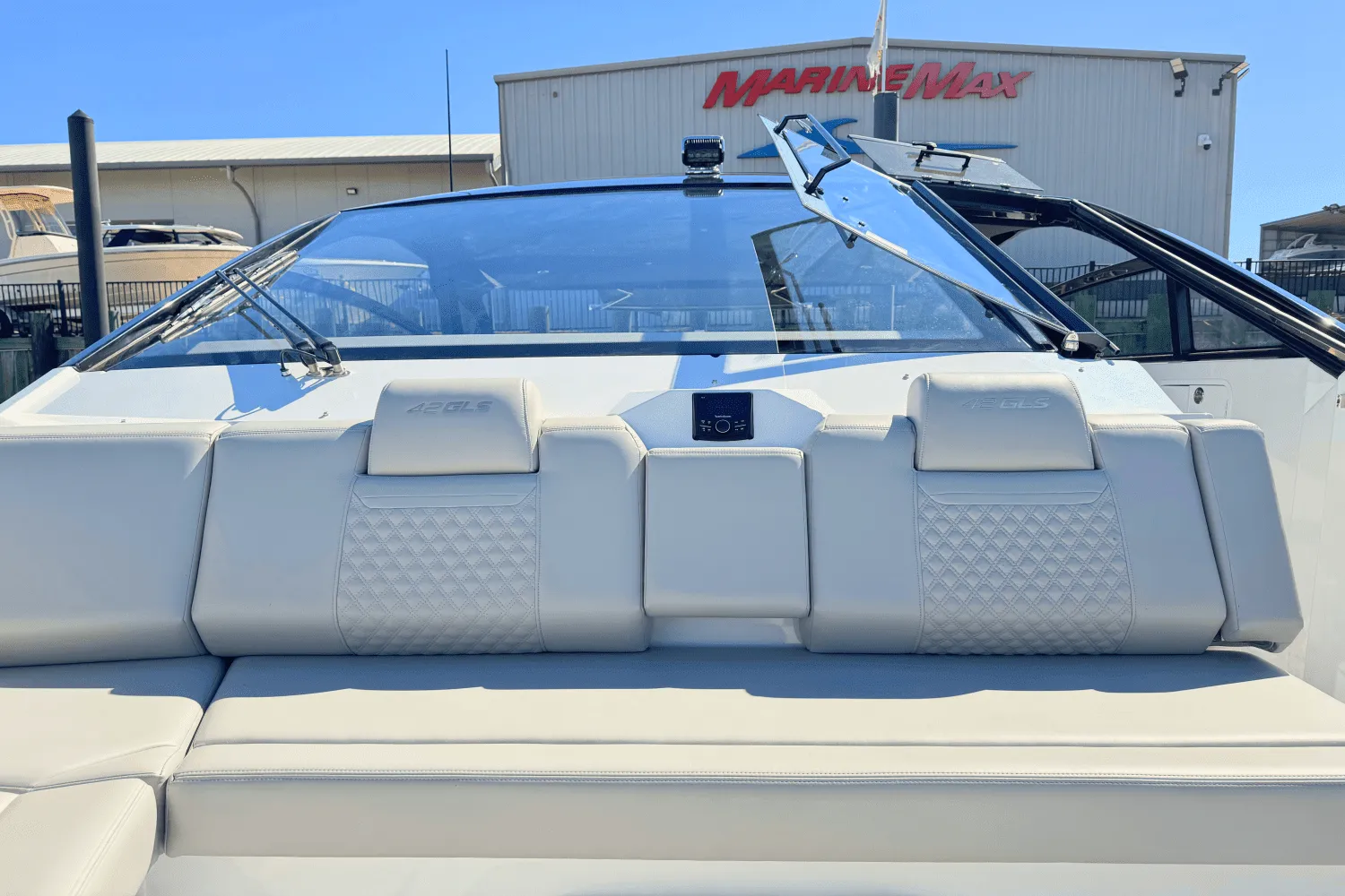 2025 Cruisers Yachts 42 GLS Outboard Image Thumbnail #4