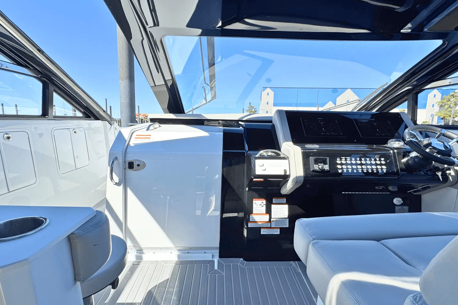 2025 Cruisers Yachts 42 GLS Outboard Image Thumbnail #8