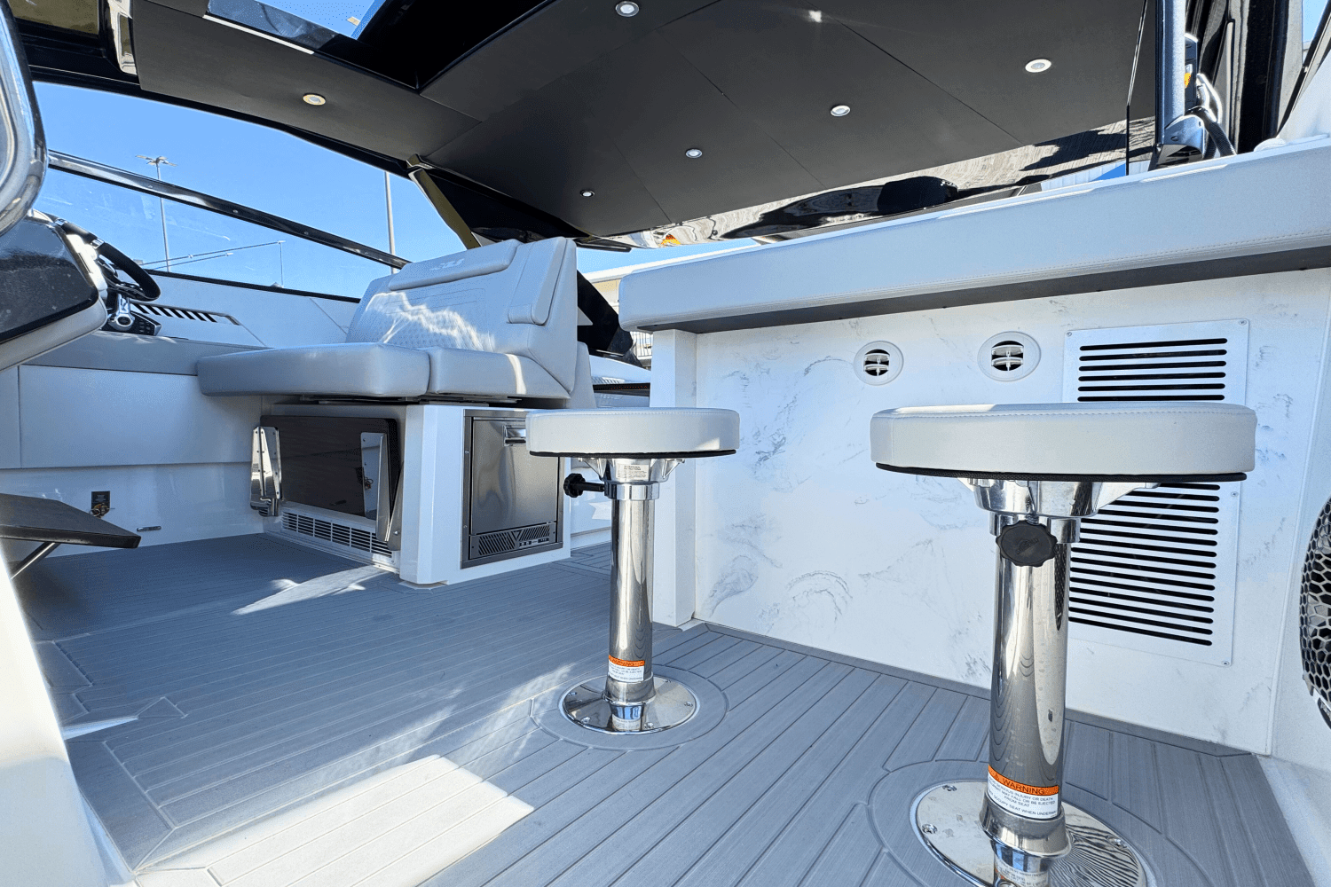 2025 Cruisers Yachts 42 GLS Outboard Image Thumbnail #11