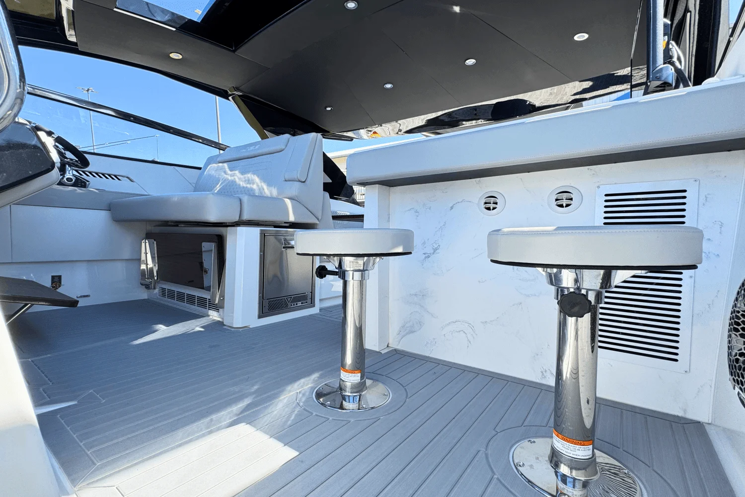 2025 Cruisers Yachts 42 GLS Outboard Image Thumbnail #11