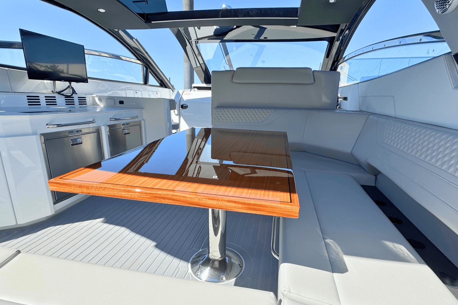 2025 Cruisers Yachts 42 GLS Outboard Image Thumbnail #12