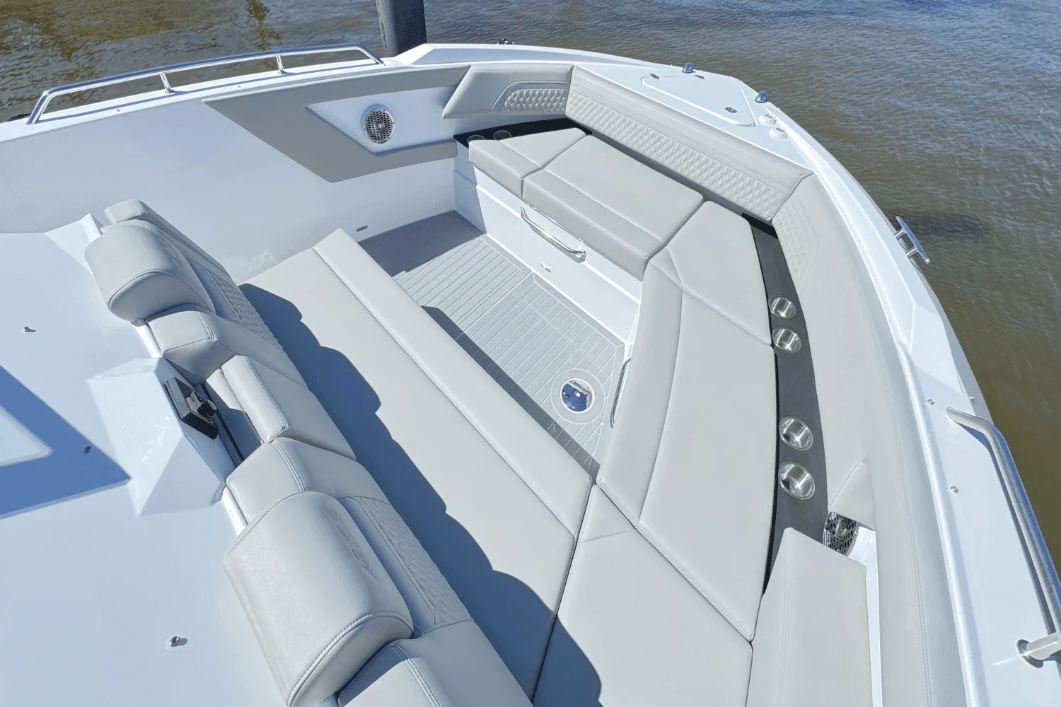 2025 Cruisers Yachts 42 GLS Outboard Image Thumbnail #3