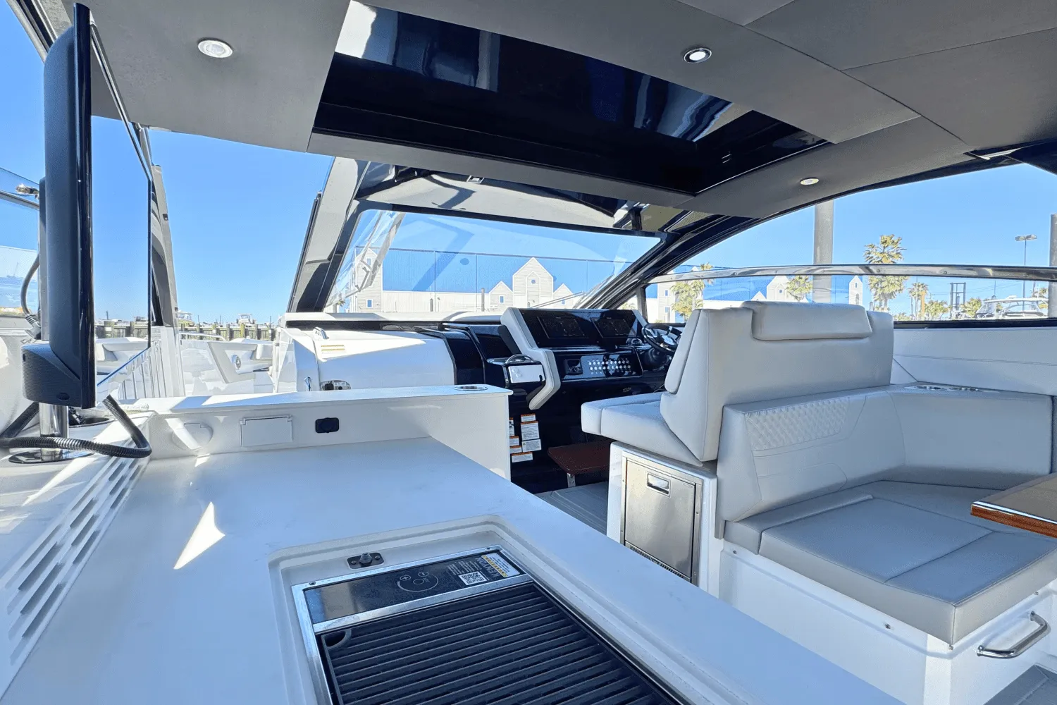 2025 Cruisers Yachts 42 GLS Outboard Image Thumbnail #6