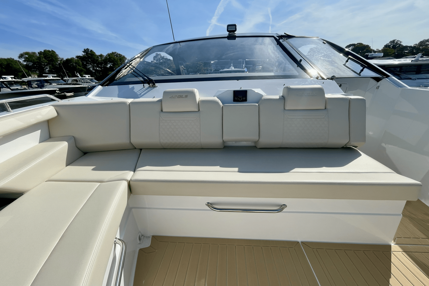 2025 Cruisers Yachts 42 GLS Outboard Image Thumbnail #26