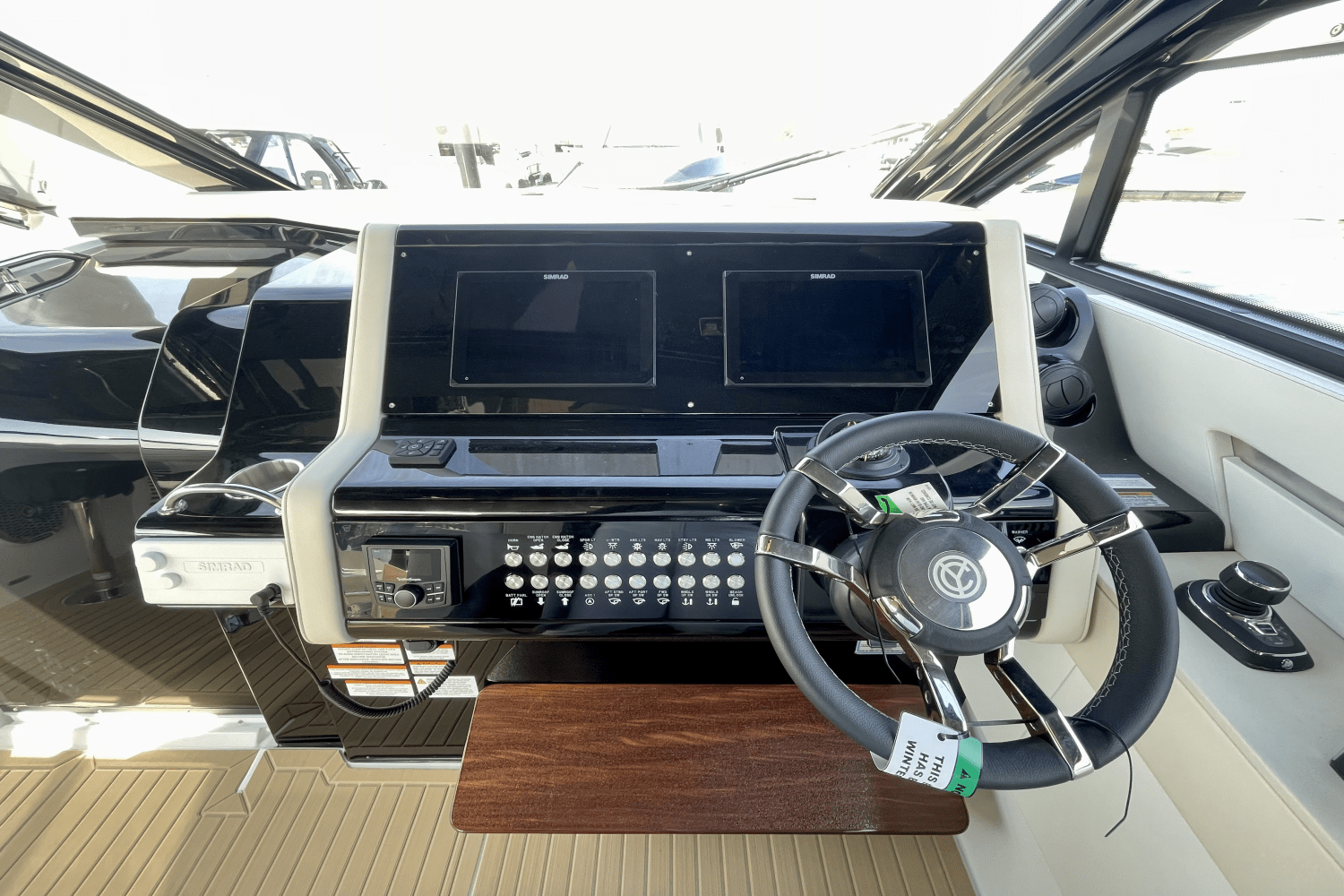 2025 Cruisers Yachts 42 GLS Outboard Image Thumbnail #17