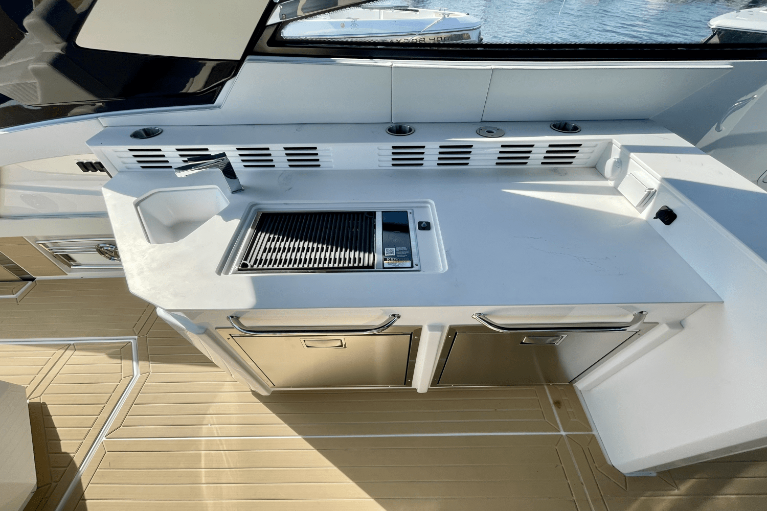 2025 Cruisers Yachts 42 GLS Outboard Image Thumbnail #10
