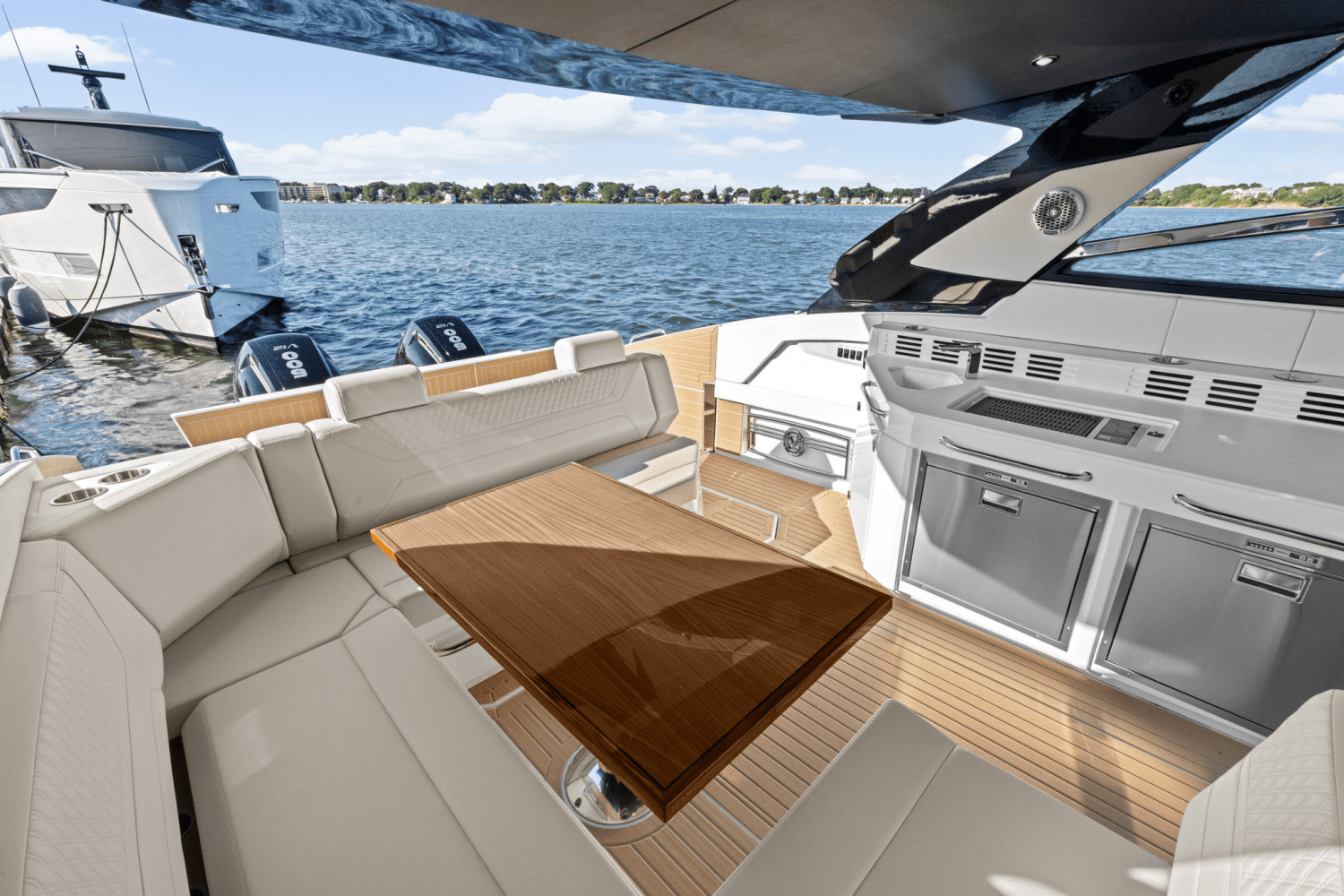 2025 Cruisers Yachts 42 GLS Outboard Image Thumbnail #11