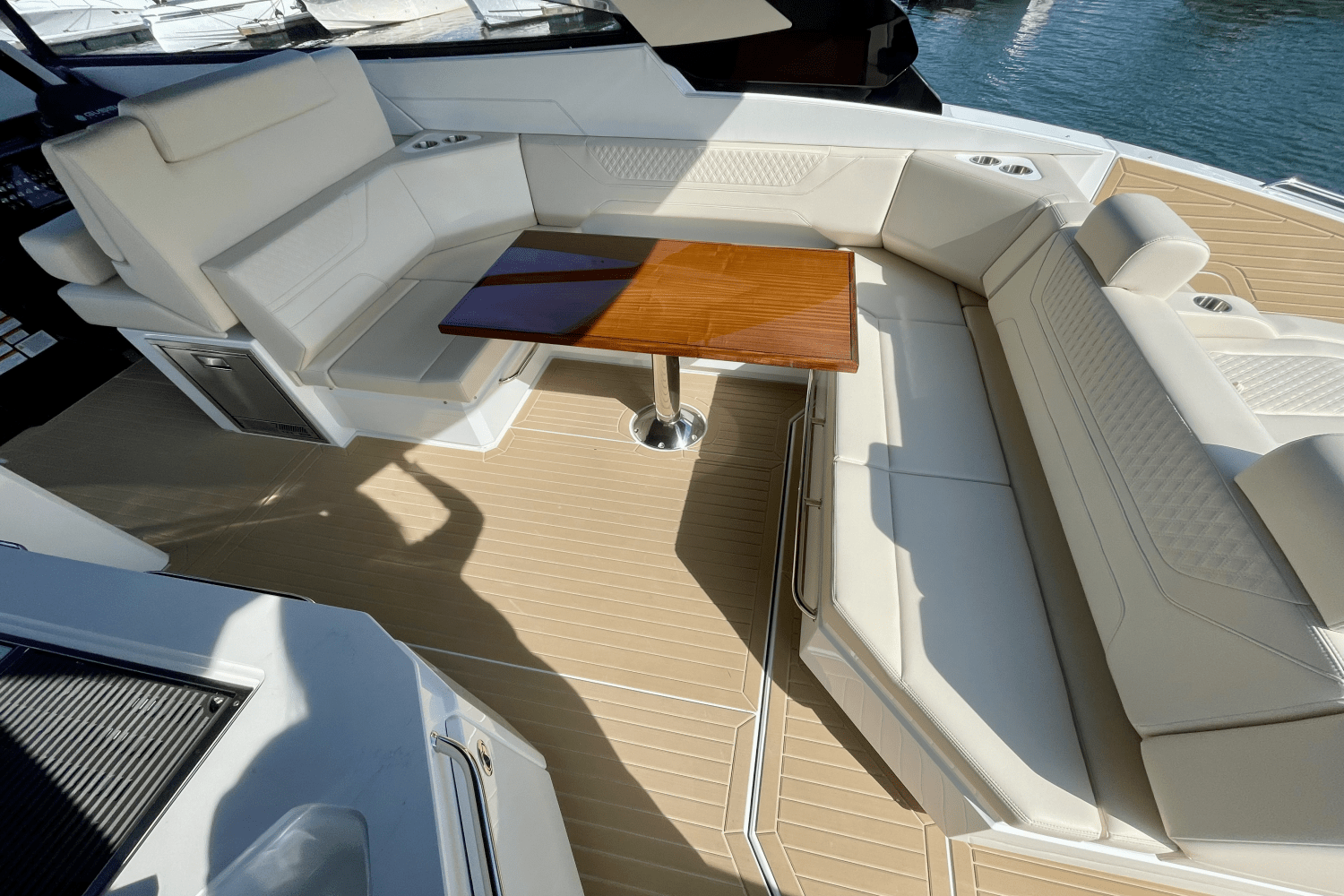 2025 Cruisers Yachts 42 GLS Outboard Image Thumbnail #5