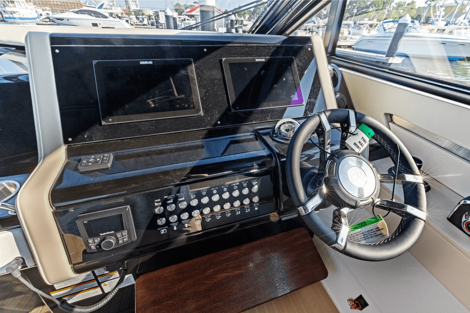 2025 Cruisers Yachts 42 GLS Outboard Image Thumbnail #21