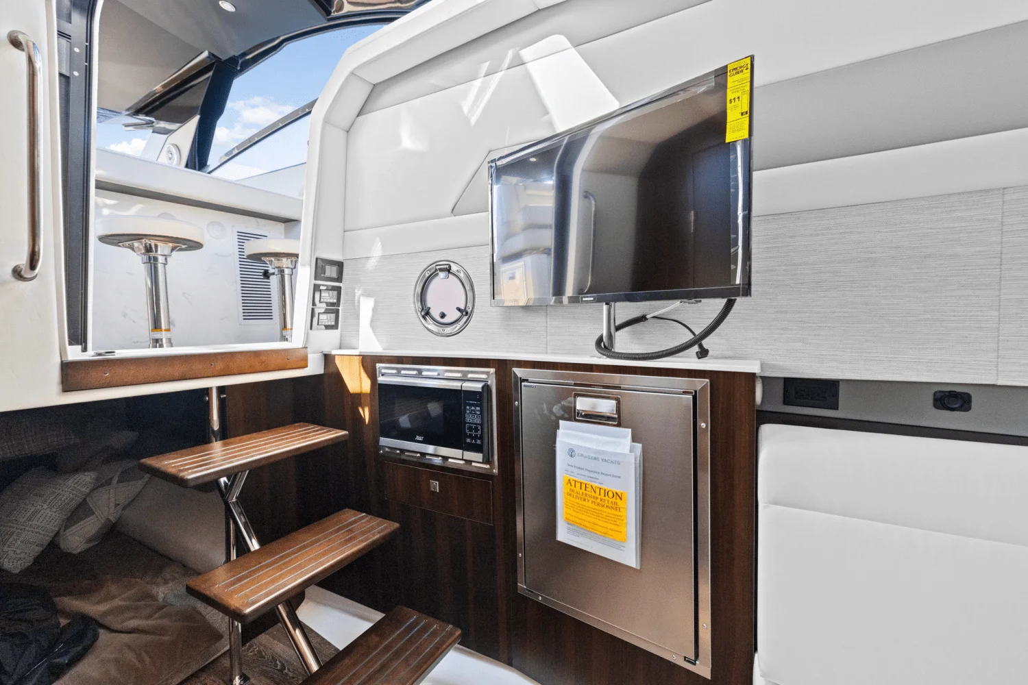 2025 Cruisers Yachts 42 GLS Outboard Image Thumbnail #23