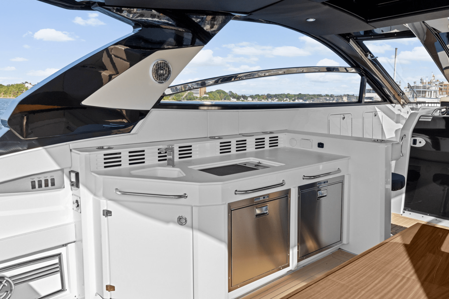 2025 Cruisers Yachts 42 GLS Outboard Image Thumbnail #7