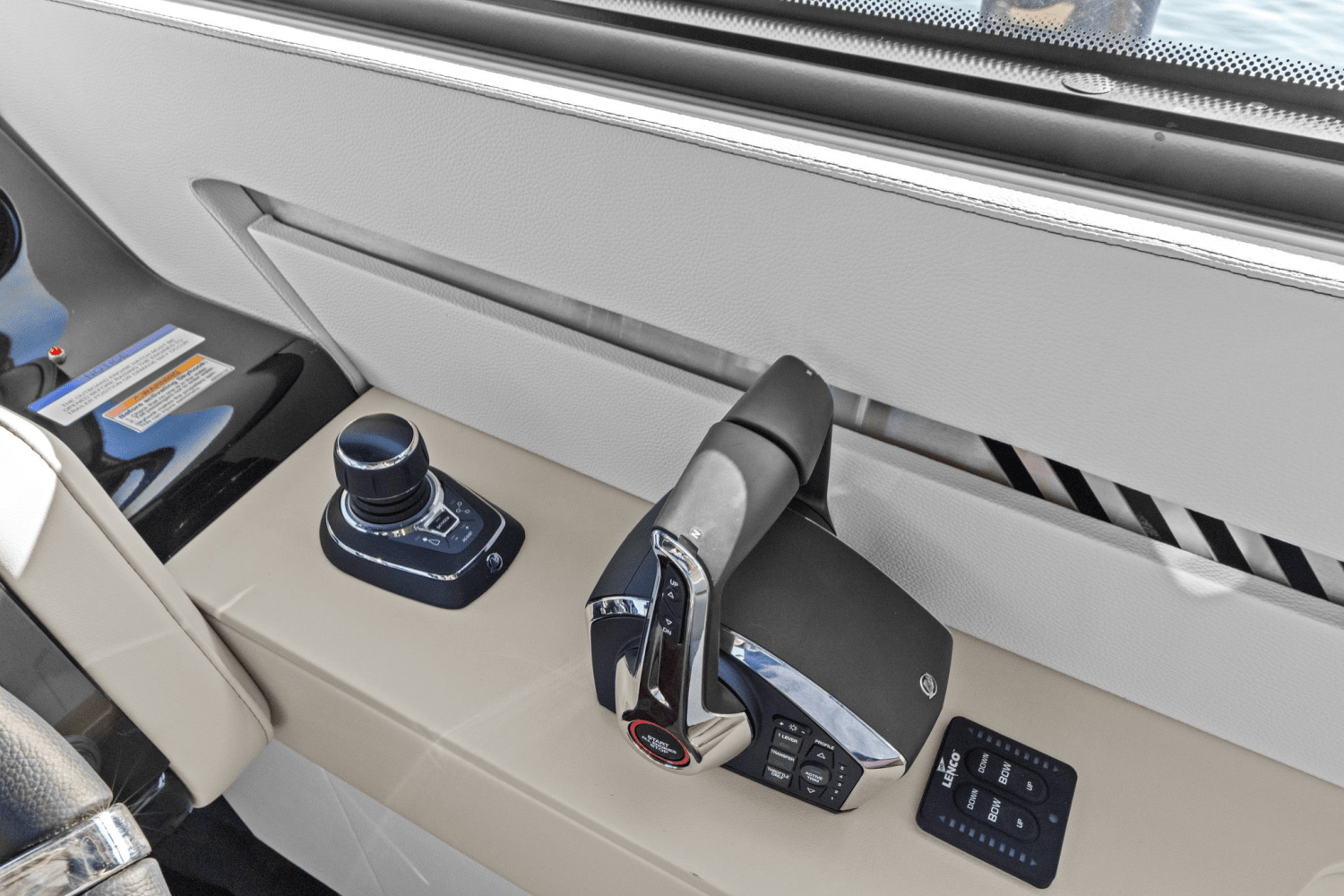 2025 Cruisers Yachts 42 GLS Outboard Image Thumbnail #22