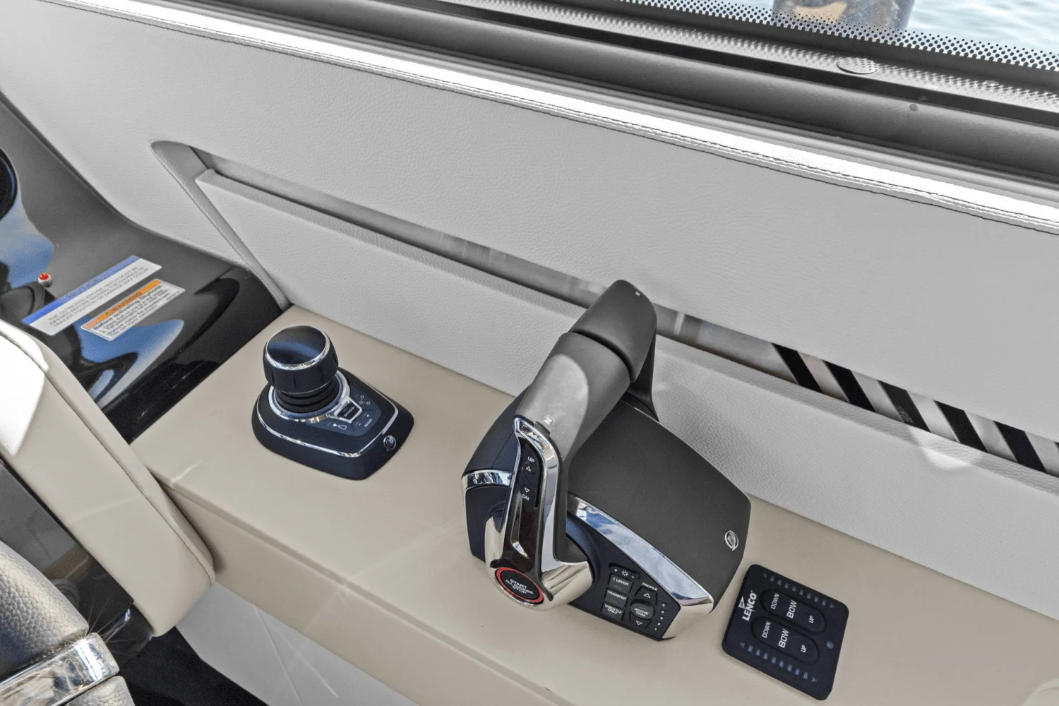 2025 Cruisers Yachts 42 GLS Outboard Image Thumbnail #22