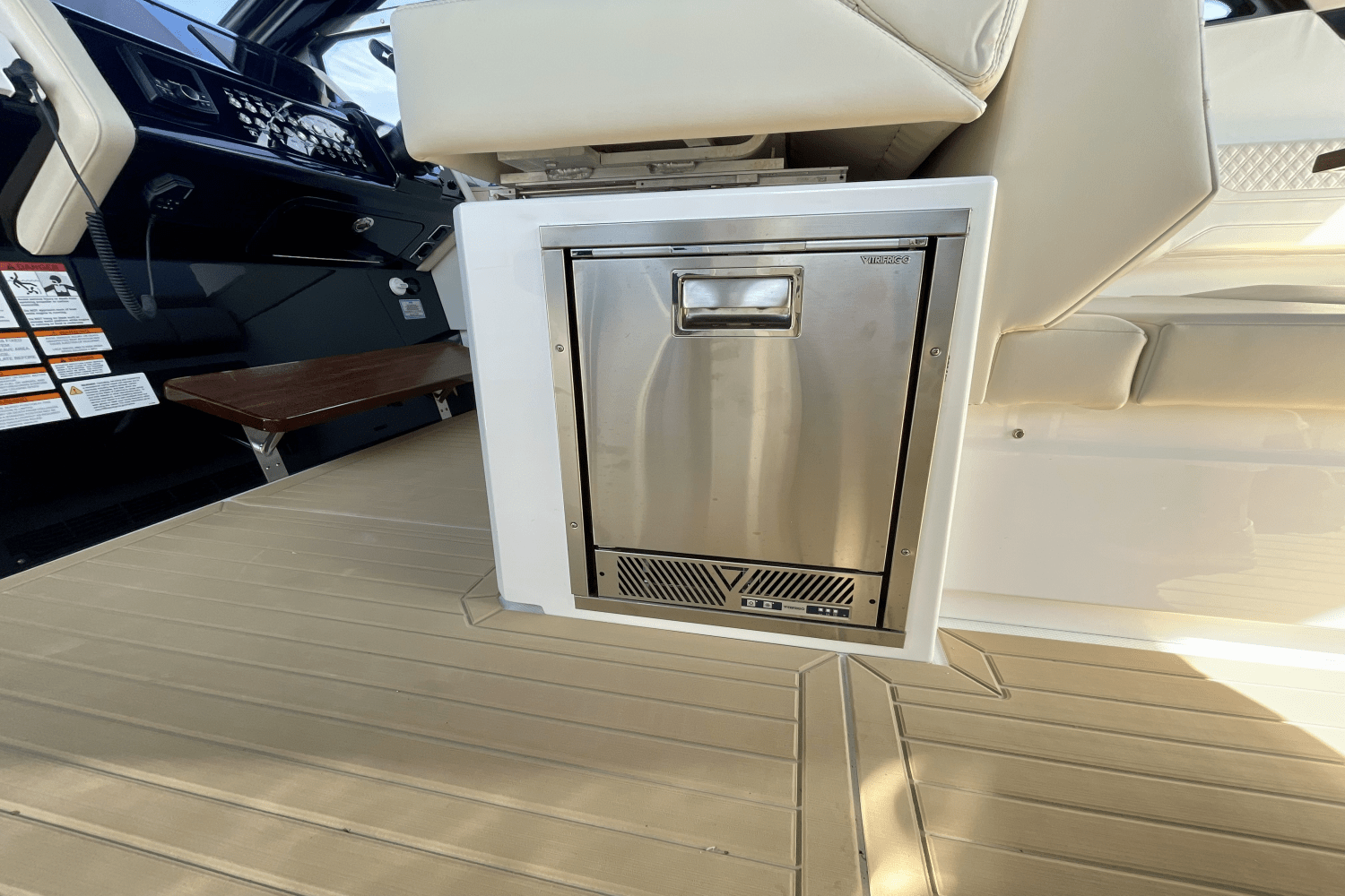 2025 Cruisers Yachts 42 GLS Outboard Image Thumbnail #15