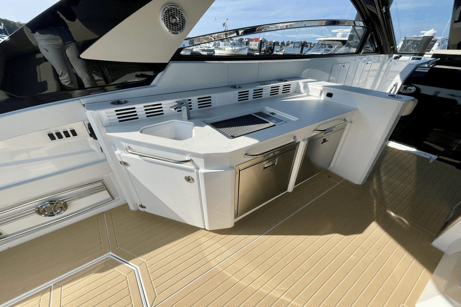 2025 Cruisers Yachts 42 GLS Outboard Image Thumbnail #7