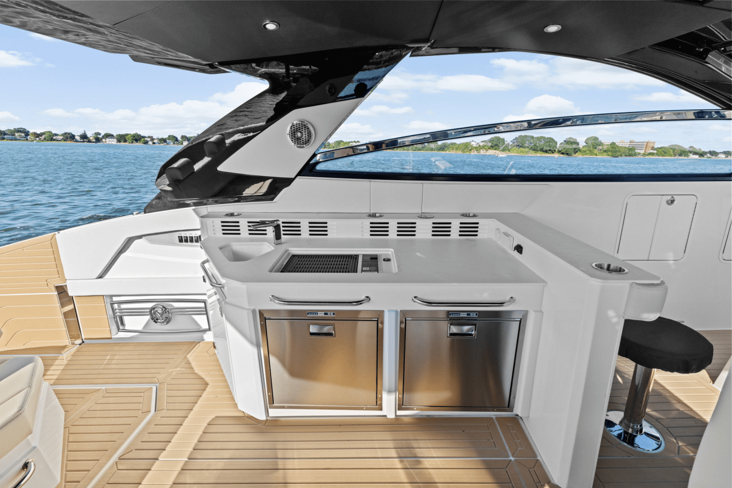 2025 Cruisers Yachts 42 GLS Outboard Image Thumbnail #8