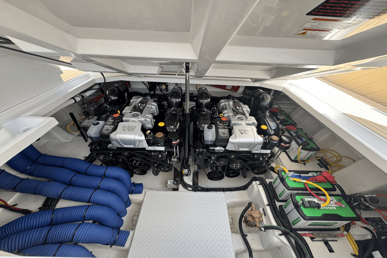 2025 Cruisers Yachts 42 GLS Image Thumbnail #33