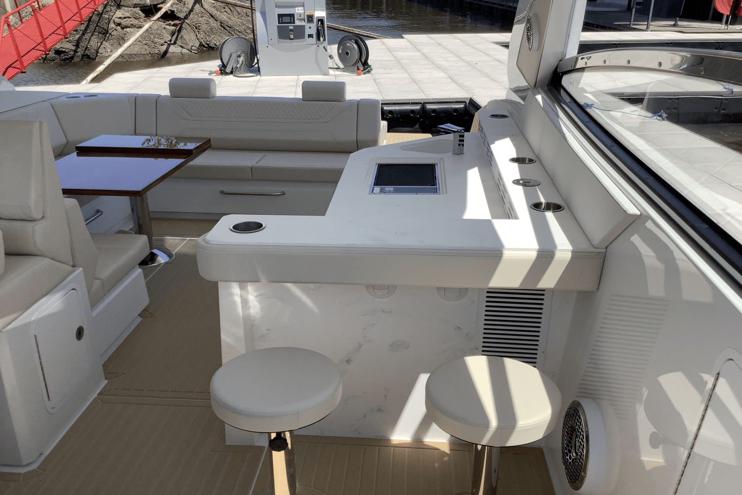 2025 Cruisers Yachts 42 GLS Image Thumbnail #28