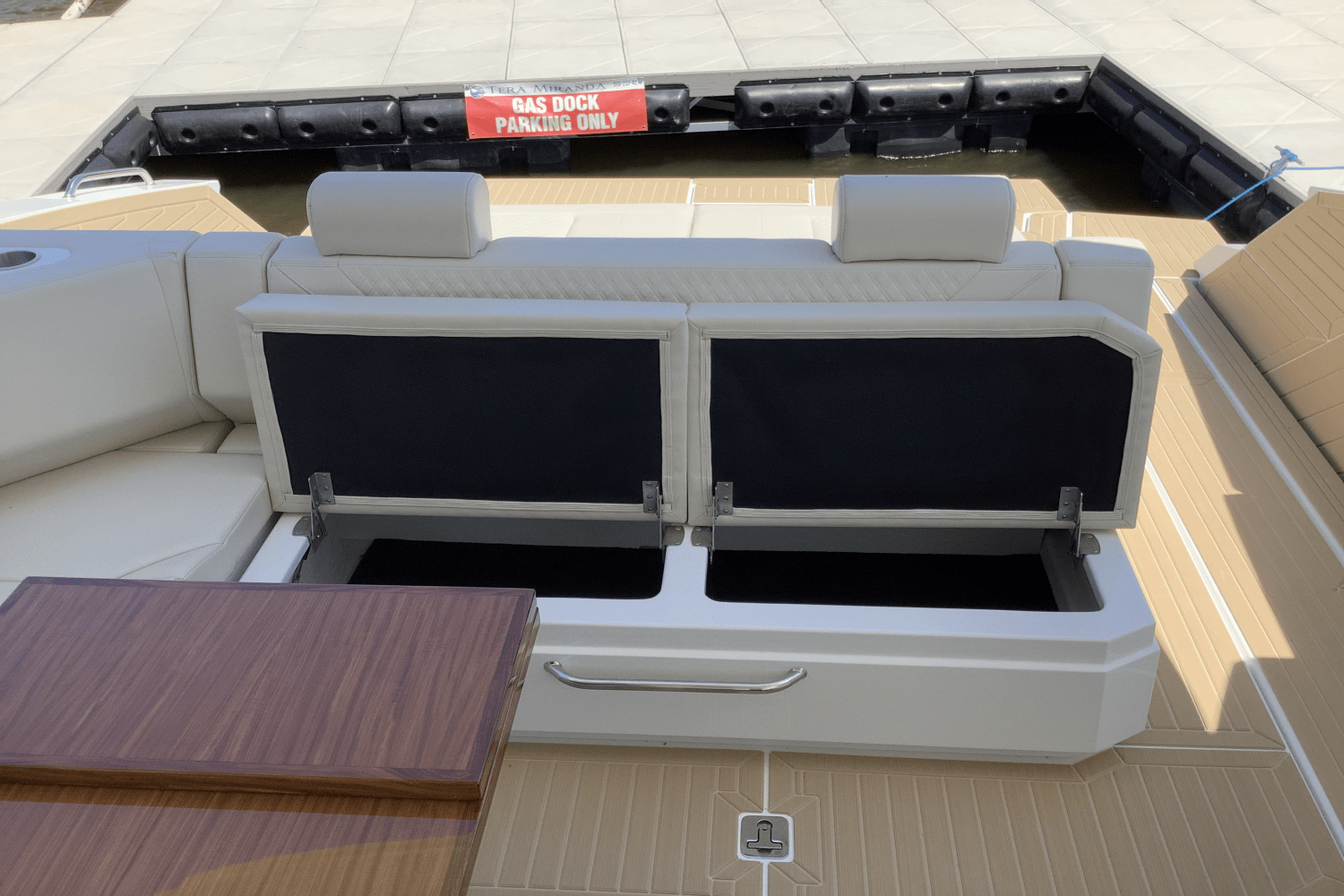 2025 Cruisers Yachts 42 GLS Image Thumbnail #8
