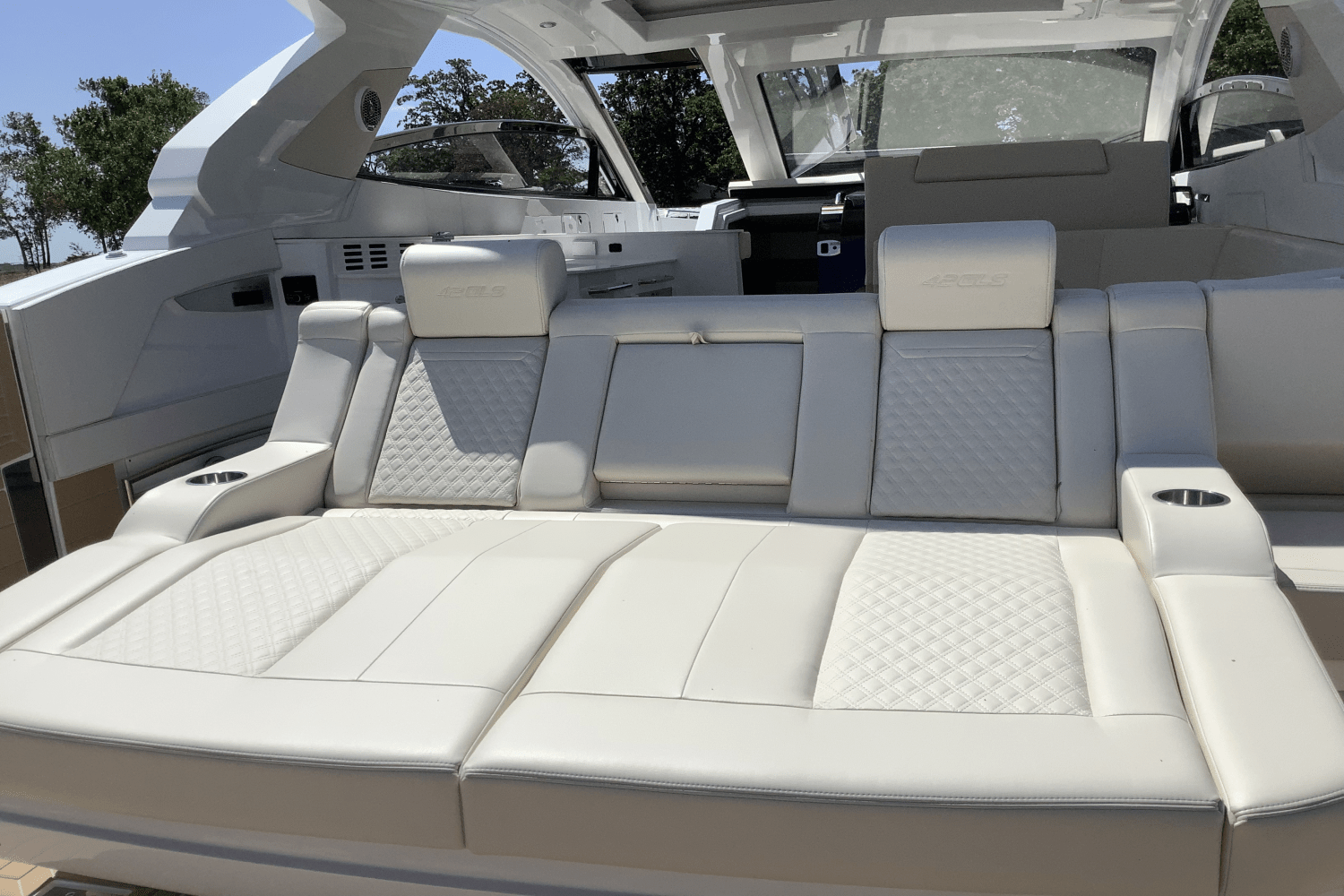 2025 Cruisers Yachts 42 GLS Image Thumbnail #4