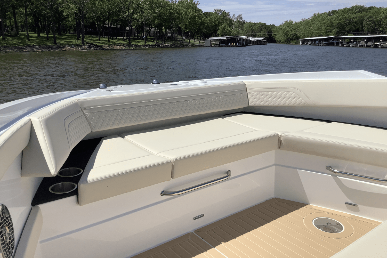 2025 Cruisers Yachts 42 GLS Image Thumbnail #24