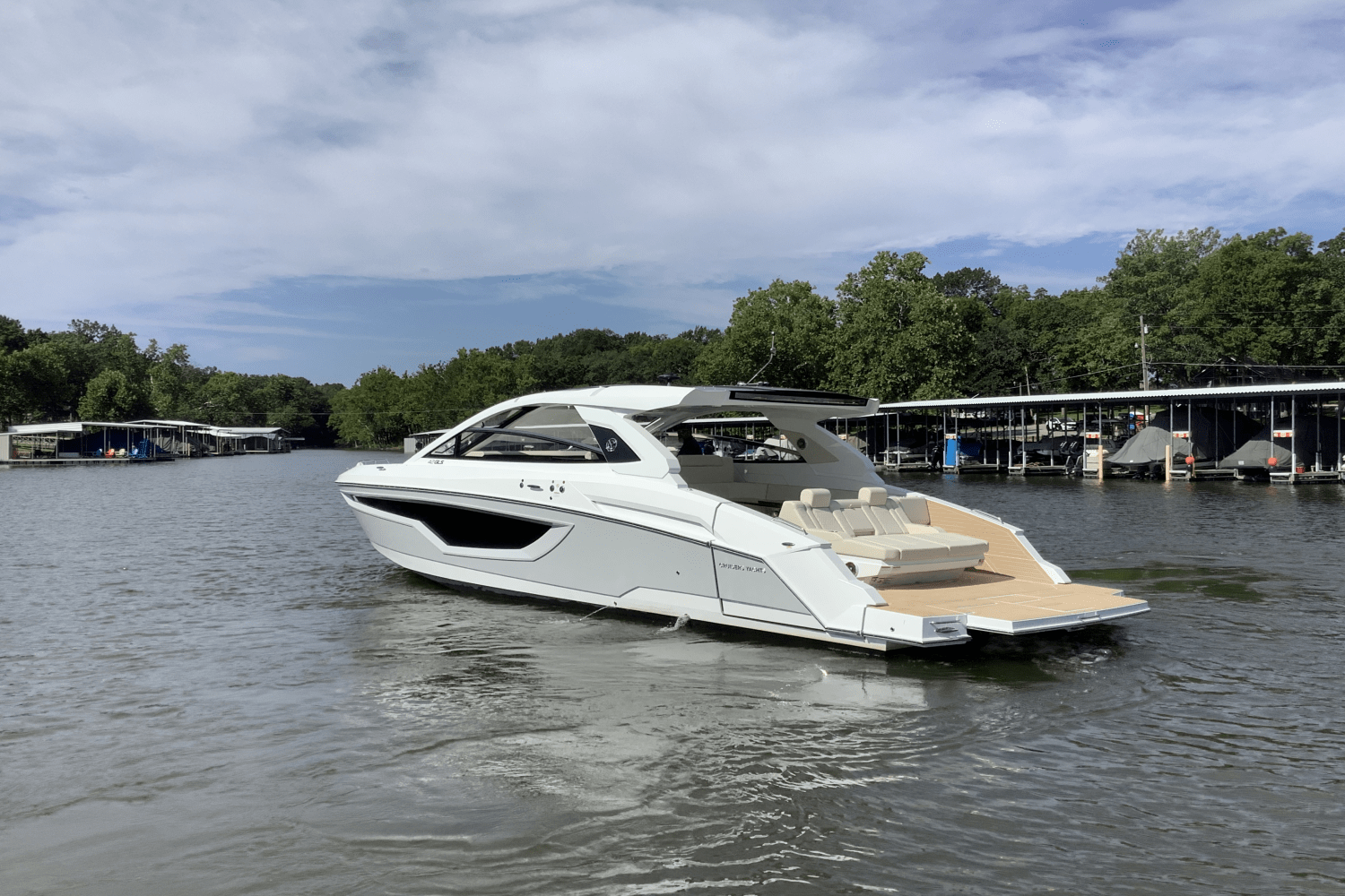 2025 Cruisers Yachts 42 GLS Image Thumbnail #2