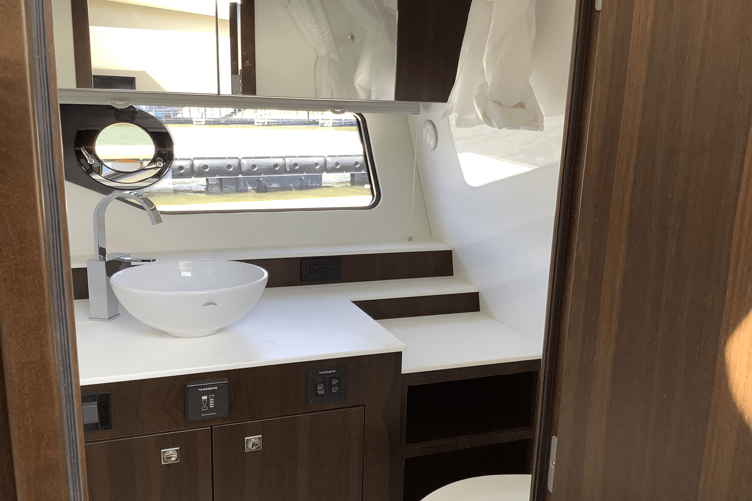 2025 Cruisers Yachts 42 GLS Image Thumbnail #32