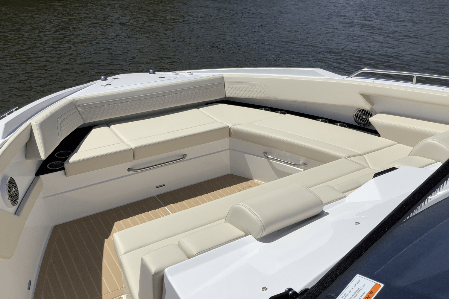 2025 Cruisers Yachts 42 GLS Image Thumbnail #23