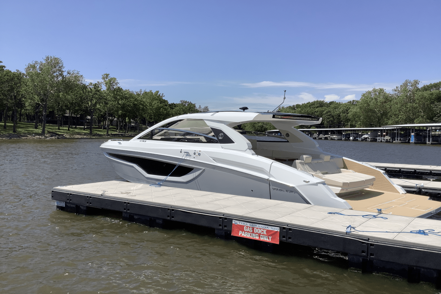 2025 Cruisers Yachts 42 GLS Image Thumbnail #2