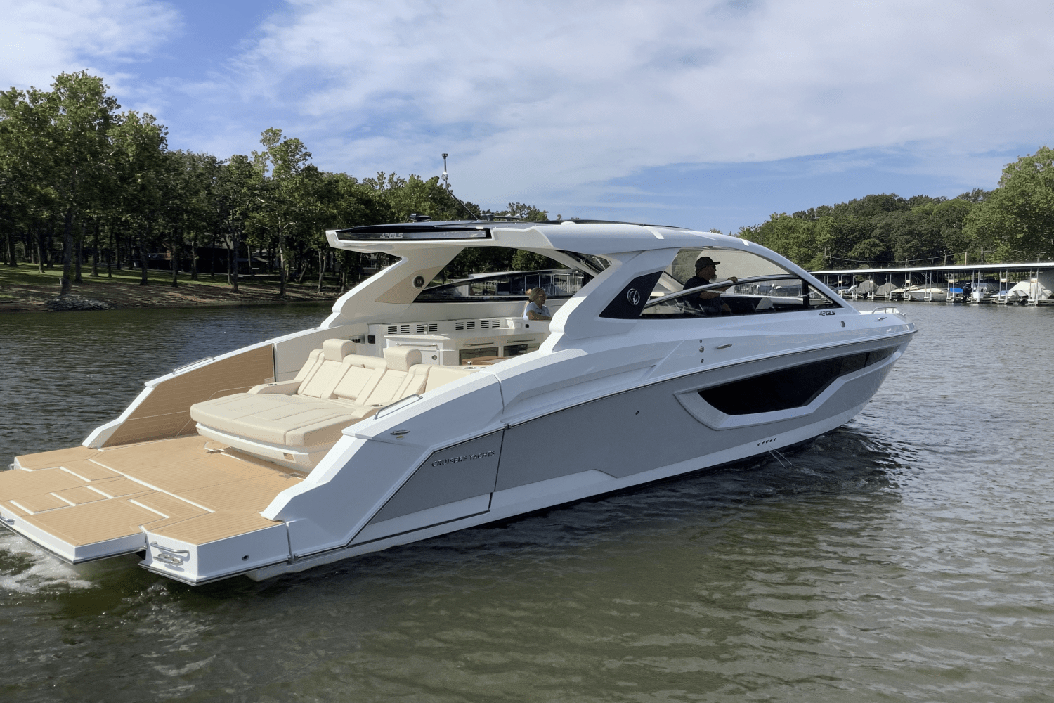 2025 Cruisers Yachts 42 GLS Image Thumbnail #1