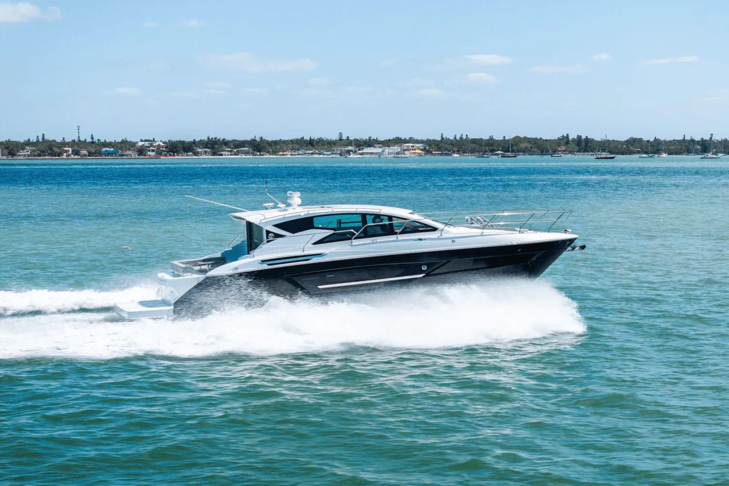 2025 Cruisers Yachts 46 Cantius Image Thumbnail #9