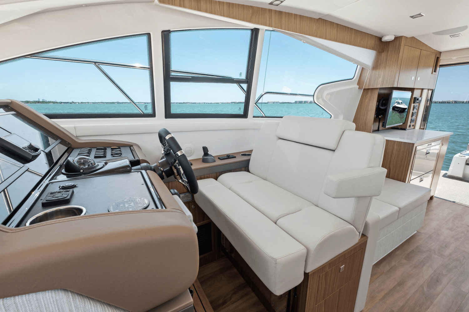 2025 Cruisers Yachts 46 Cantius Image Thumbnail #51