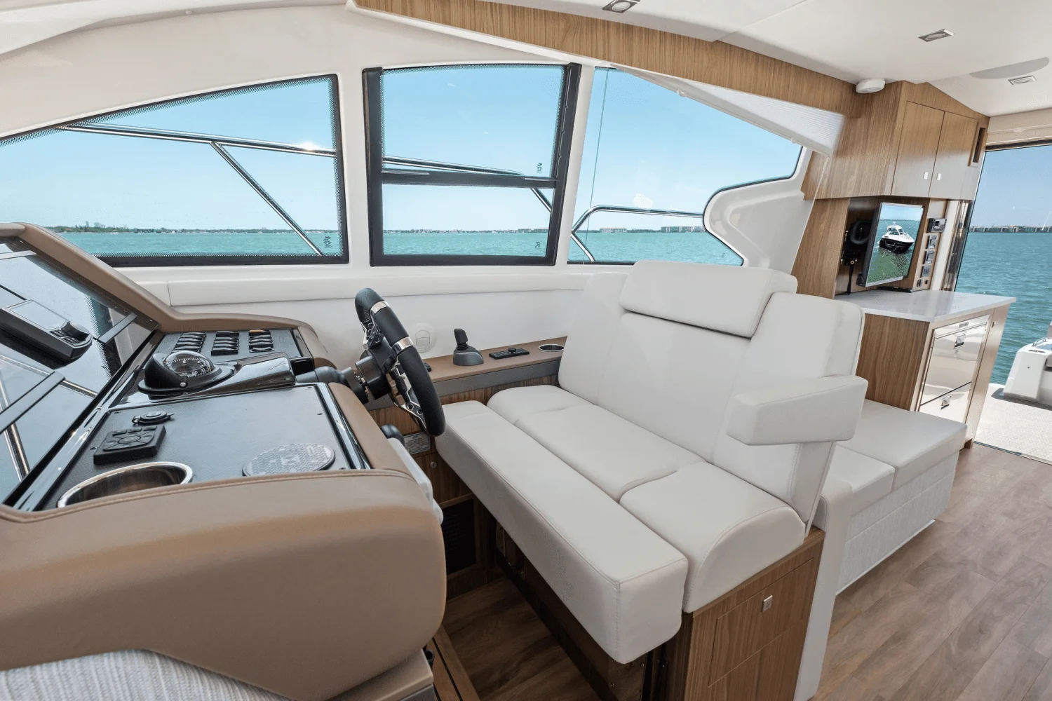 2025 Cruisers Yachts 46 Cantius Image Thumbnail #51